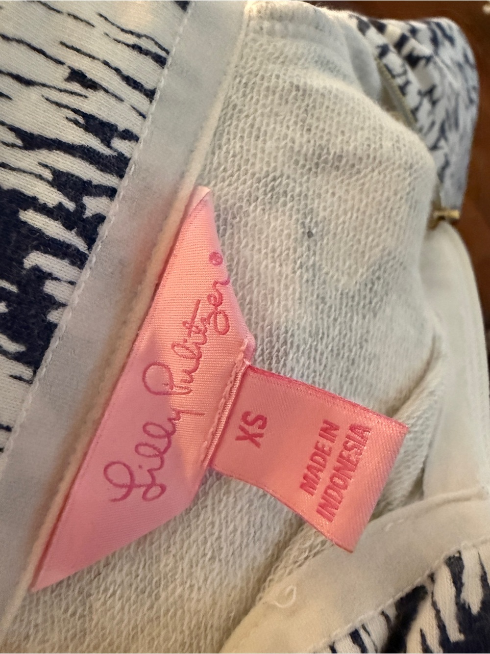 Lilly Pulitzer Navy and White pullover - Picture 3 of 3